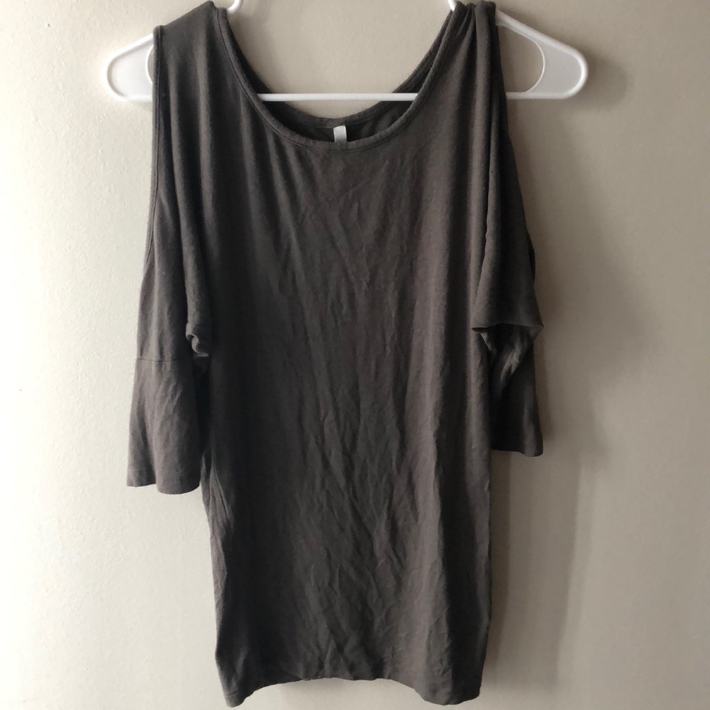 cold shoulder green top!